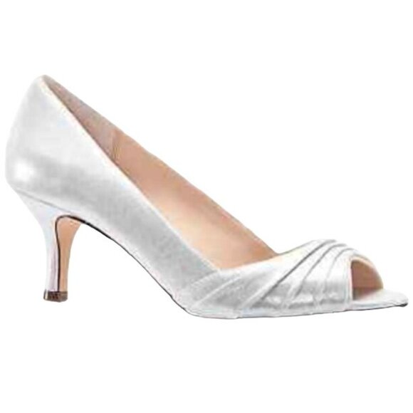 NEW Nina Chezare Evening‎ Pumps, Size 6 Silver 2.5" Heels - Picture 1 of 14